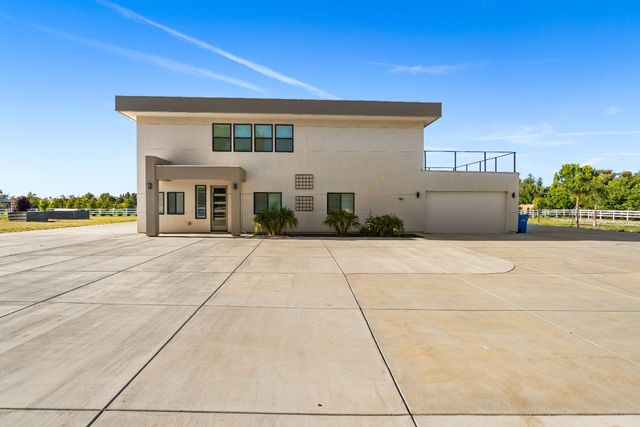 8600 Cherrington Ln, Elk Grove, CA 95624