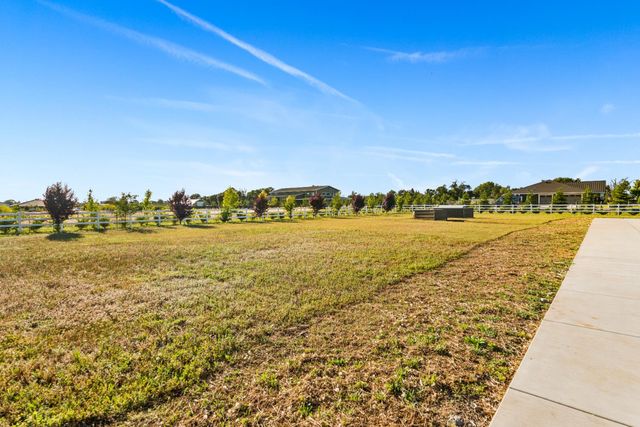 8600 Cherrington Ln, Elk Grove, CA 95624
