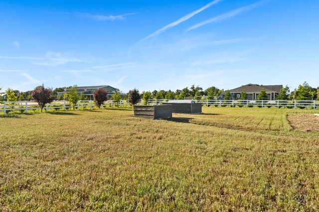 8600 Cherrington Ln, Elk Grove, CA 95624