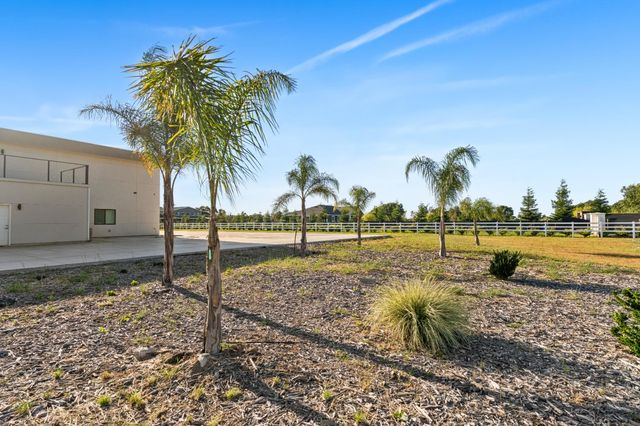 8600 Cherrington Ln, Elk Grove, CA 95624