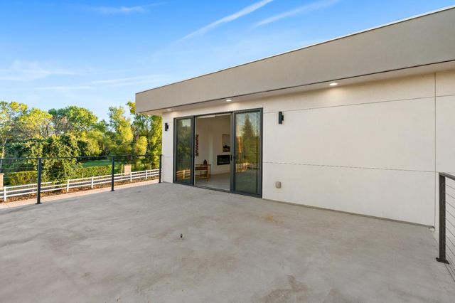 8600 Cherrington Ln, Elk Grove, CA 95624