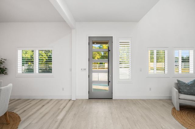 8600 Cherrington Ln, Elk Grove, CA 95624