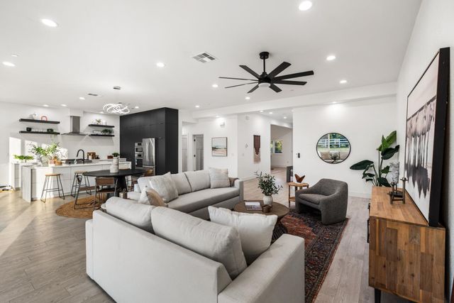 8600 Cherrington Ln, Elk Grove, CA 95624