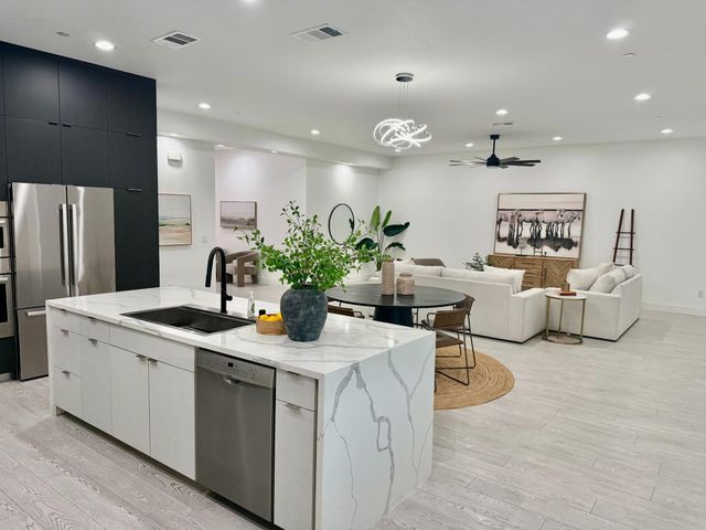 8600 Cherrington Ln, Elk Grove, CA 95624
