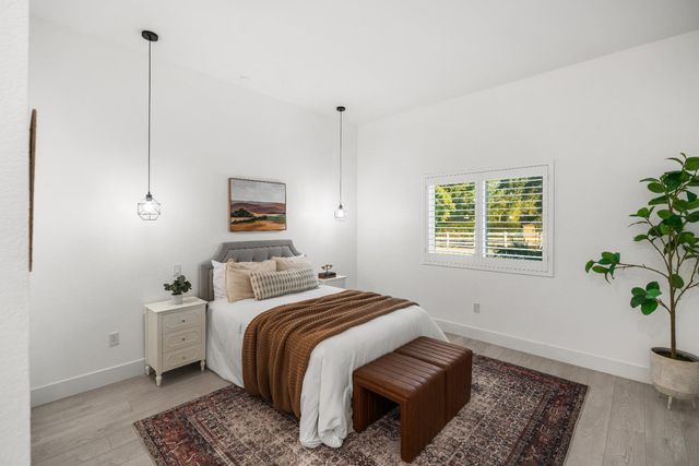 8600 Cherrington Ln, Elk Grove, CA 95624