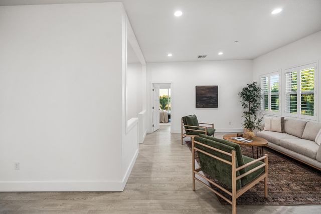 8600 Cherrington Ln, Elk Grove, CA 95624