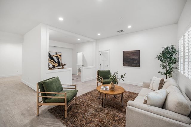 8600 Cherrington Ln, Elk Grove, CA 95624