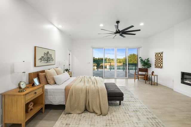 8600 Cherrington Ln, Elk Grove, CA 95624