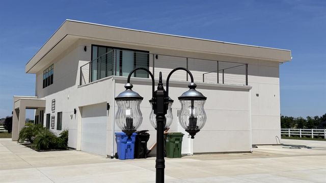 8600 Cherrington Ln, Elk Grove, CA 95624