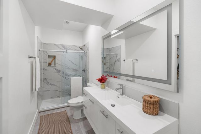 8600 Cherrington Ln, Elk Grove, CA 95624