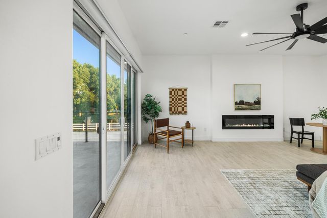 8600 Cherrington Ln, Elk Grove, CA 95624