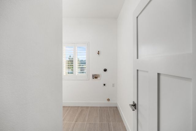 8600 Cherrington Ln, Elk Grove, CA 95624