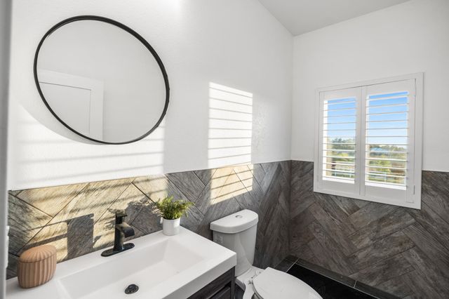 8600 Cherrington Ln, Elk Grove, CA 95624