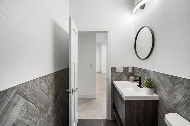8600 Cherrington Ln, Elk Grove, CA 95624