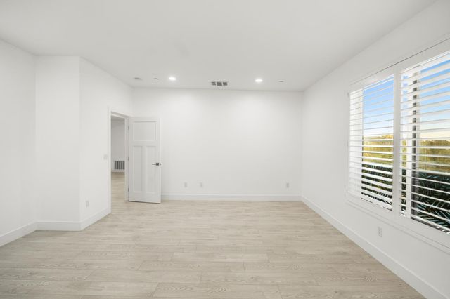 8600 Cherrington Ln, Elk Grove, CA 95624