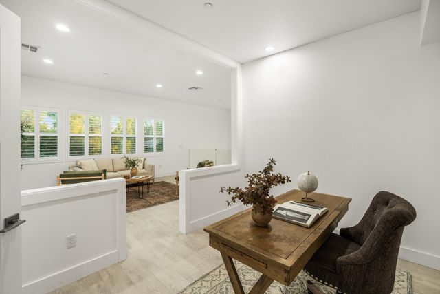 8600 Cherrington Ln, Elk Grove, CA 95624