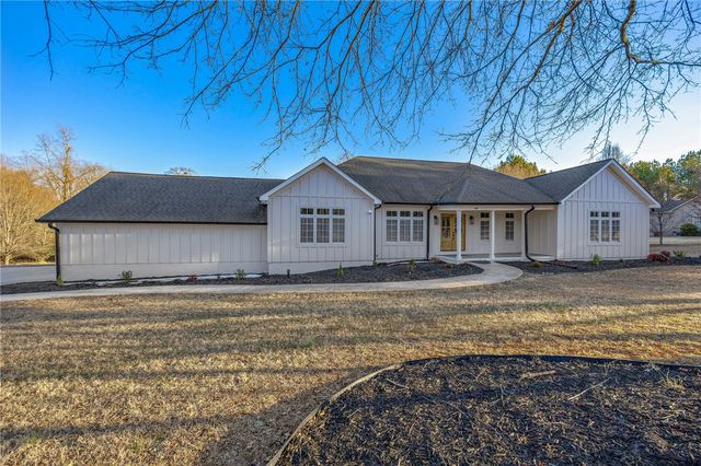 1 Sweetbriar Court, Greer, SC 29650