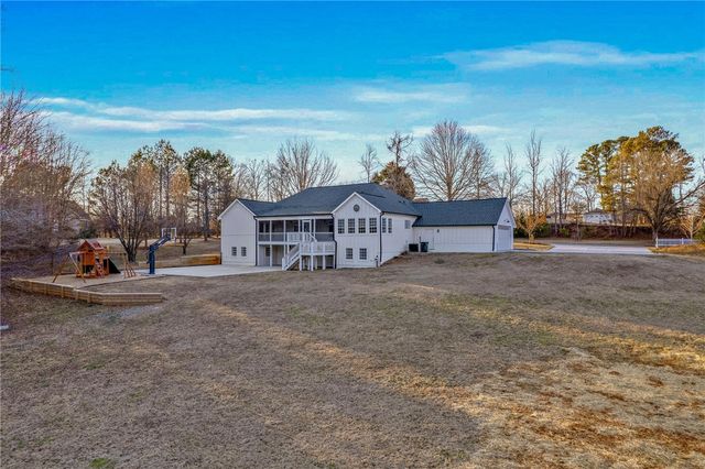 1 Sweetbriar Court, Greer, SC 29650