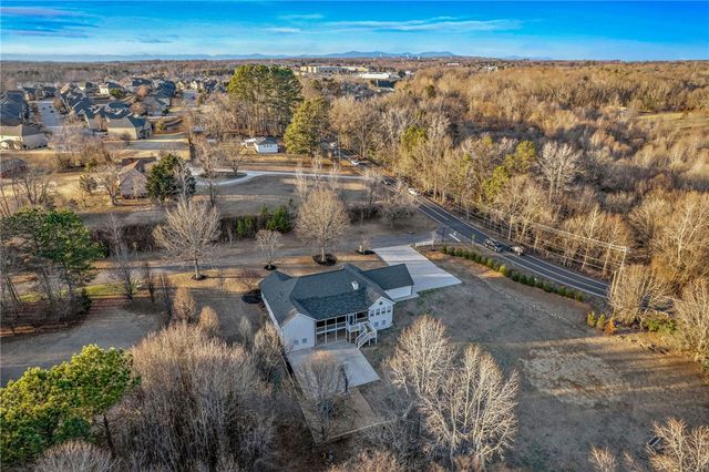 1 Sweetbriar Court, Greer, SC 29650