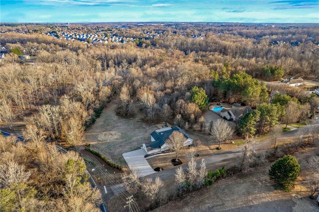 1 Sweetbriar Court, Greer, SC 29650