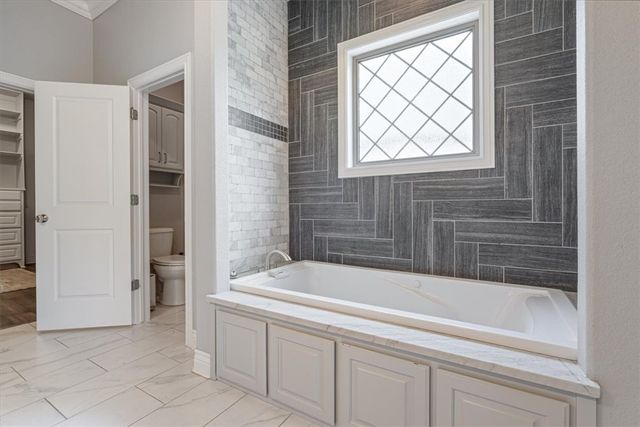 702 Saddle Ridge Road, Bentonville, AR 72712