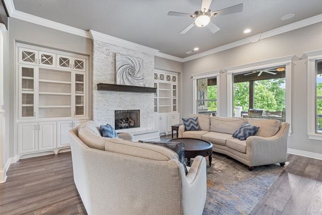 702 Saddle Ridge Road, Bentonville, AR 72712