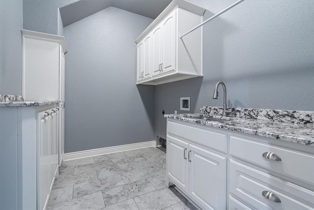 702 Saddle Ridge Road, Bentonville, AR 72712