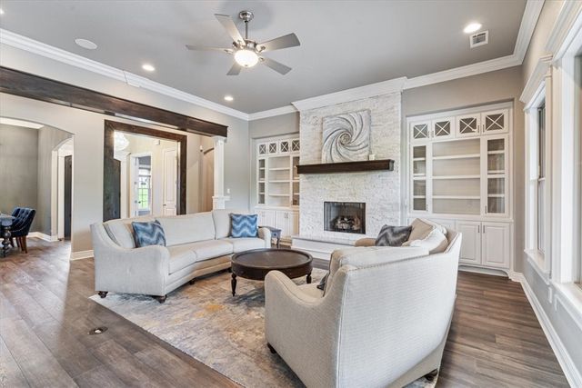 702 Saddle Ridge Road, Bentonville, AR 72712