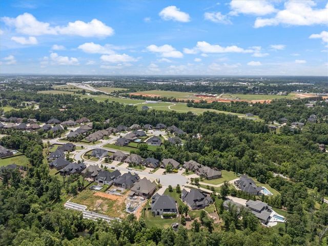 702 Saddle Ridge Road, Bentonville, AR 72712