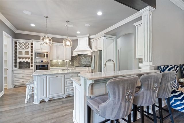 702 Saddle Ridge Road, Bentonville, AR 72712