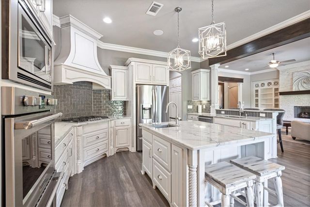 702 Saddle Ridge Road, Bentonville, AR 72712