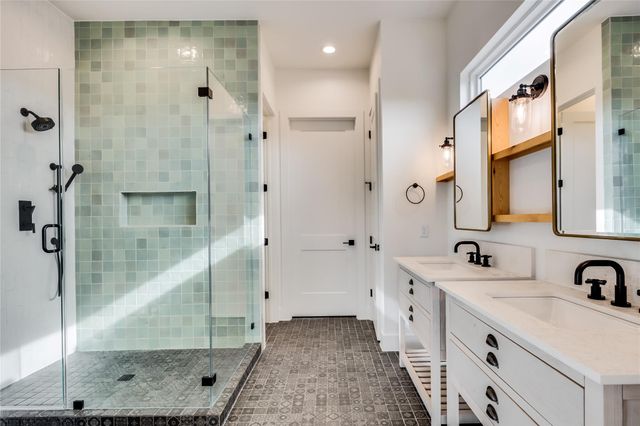 288 Smoke Tree CIR, Dripping Springs, TX 78620