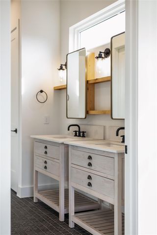 288 Smoke Tree CIR, Dripping Springs, TX 78620