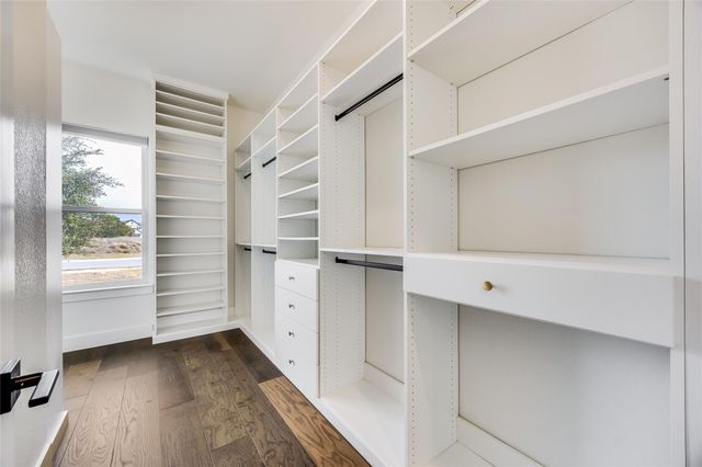 288 Smoke Tree CIR, Dripping Springs, TX 78620