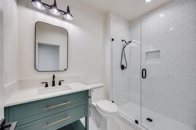 288 Smoke Tree CIR, Dripping Springs, TX 78620