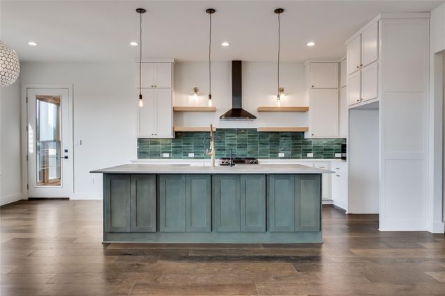 288 Smoke Tree CIR, Dripping Springs, TX 78620