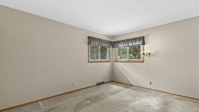 W215N10105 Hickory DRIVE, Colgate, WI 53017