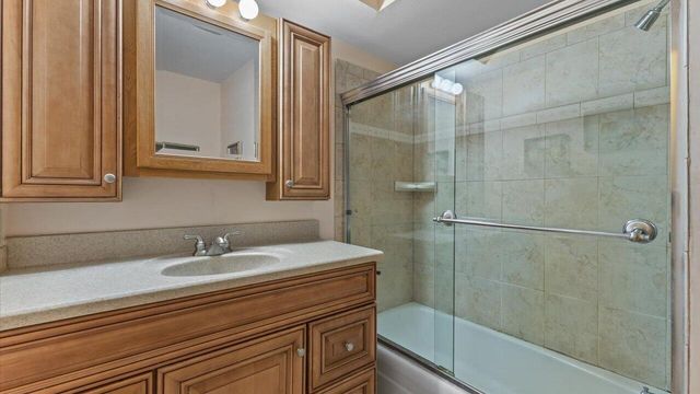 W215N10105 Hickory DRIVE, Colgate, WI 53017