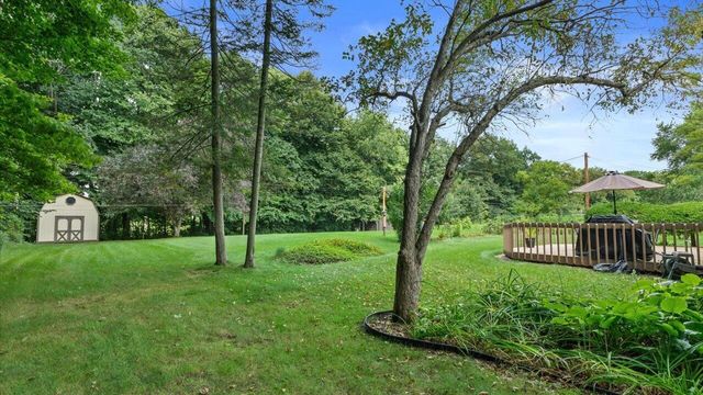 W215N10105 Hickory DRIVE, Colgate, WI 53017