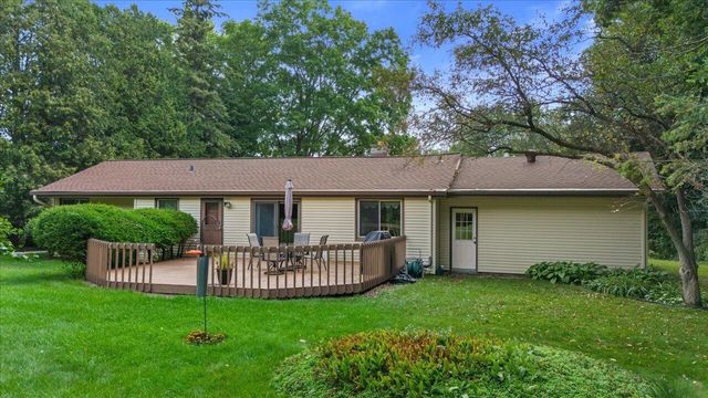 W215N10105 Hickory DRIVE, Colgate, WI 53017