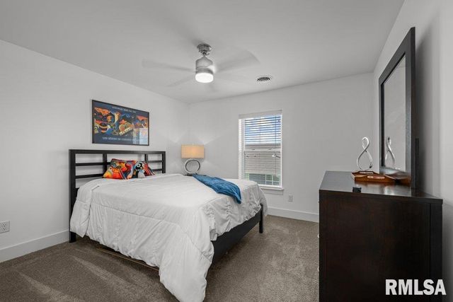 3043 SHANES Way, Bettendorf, IA 52722