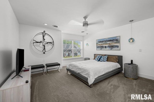 3043 SHANES Way, Bettendorf, IA 52722