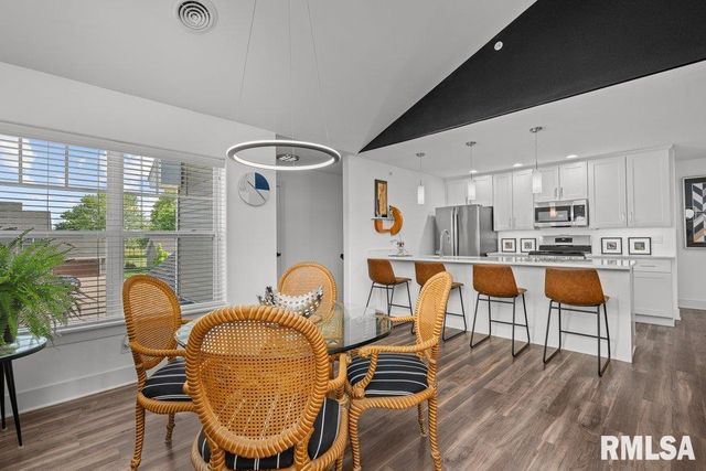 3043 SHANES Way, Bettendorf, IA 52722