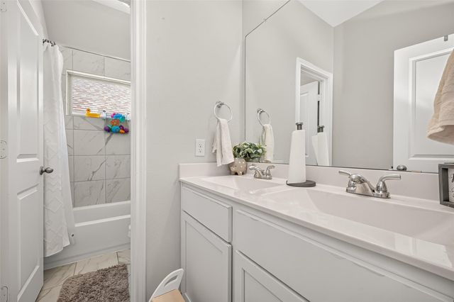 737 Lake Lacosta Drive, Katy, TX 77493