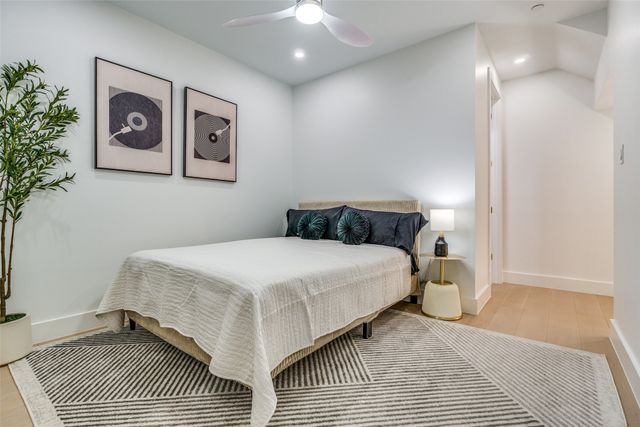 708 W 10th Street 103, Dallas, TX 75208