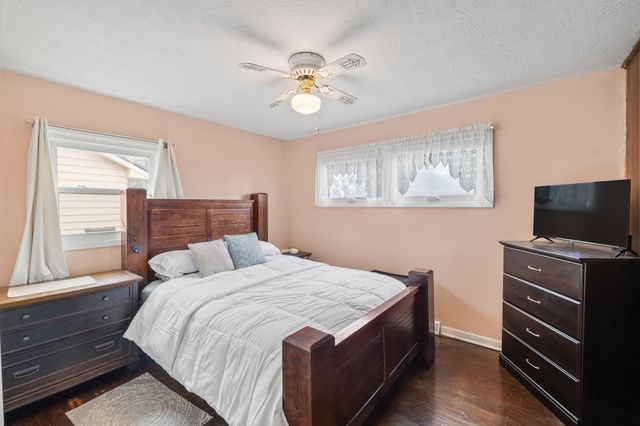 1813 Larnard Drive, Des Moines, IA 50317