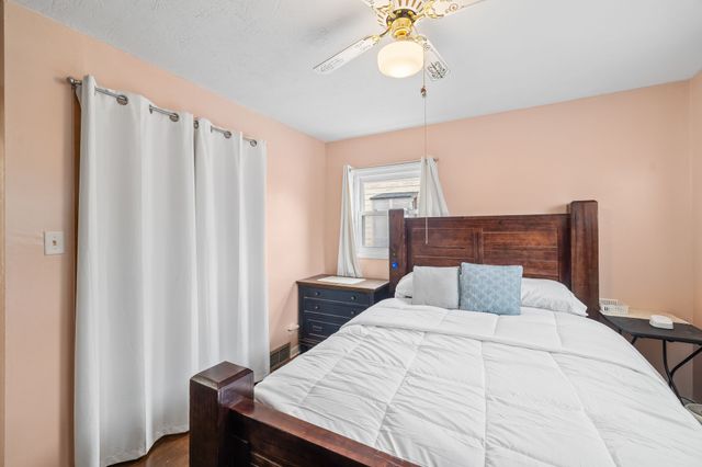 1813 Larnard Drive, Des Moines, IA 50317