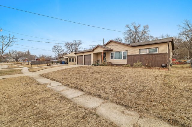 1813 Larnard Drive, Des Moines, IA 50317