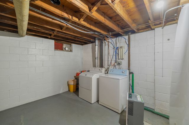 1813 Larnard Drive, Des Moines, IA 50317