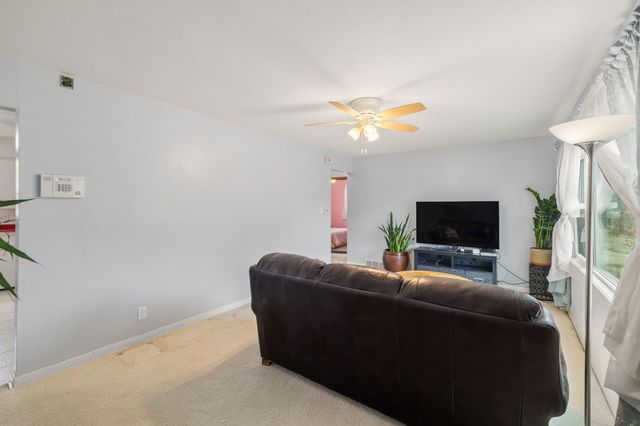 1813 Larnard Drive, Des Moines, IA 50317